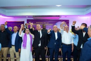Silvio Durán regresa al PLD en acto encabezado por Danilo Medina