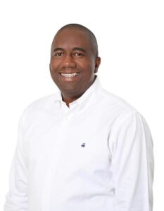 Odalys Tejada pide al alcalde Ulises Rodríguez entregar títulos a familias de proyectos habitacionales construidos por Gilberto Serulle