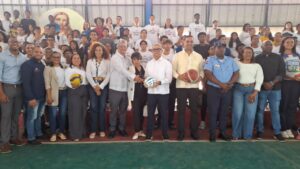 Presidencia de la República y ministerios Educación, Deportes e Interior y Policía dan inicio en Santiago al programa «Escuela Abierta y Activa»