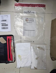 DNCD frustra envío a EE.UU. y Róterdam de láminas de cocaína en carpetas