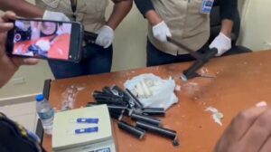 DNCD descubre dos maletas con los tubos llenos de cocaína