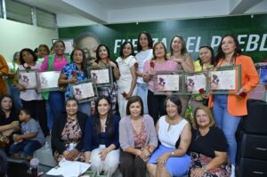 Fuerza del Pueblo en Santiago celebra en grande el Día de Las Madres