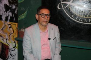 Secretario general del Colegio de Artistas Plásticos, filial Santiago, reclama atención del gobierno para sus miembros