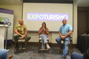 ADOMPRETUR fortalece el periodismo turístico y presenta nueva plataforma de comunicación durante Expoturismo 2026