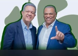Leonel Fernández encabeza importante encuentro en Santiago y recibe reconocimiento de Martín Durán por su liderazgo y trayectoria